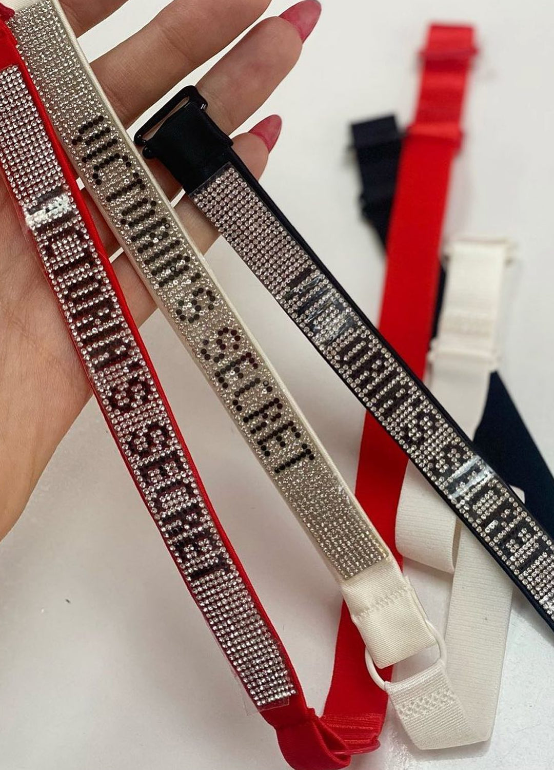 Victoria’s Secret bra strap (10238)